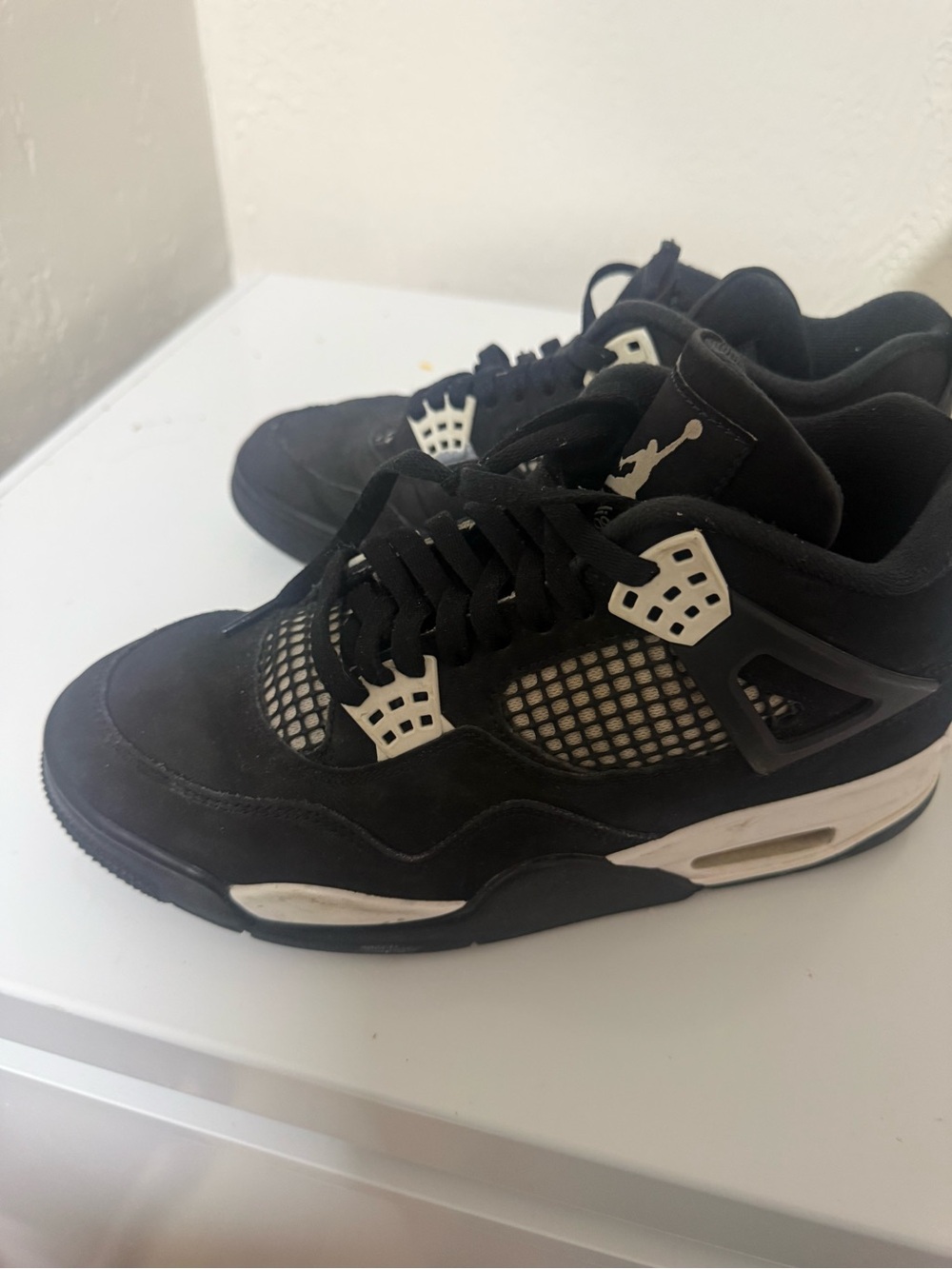 Jordan Men's Black and White Retro Basketball Sneakers